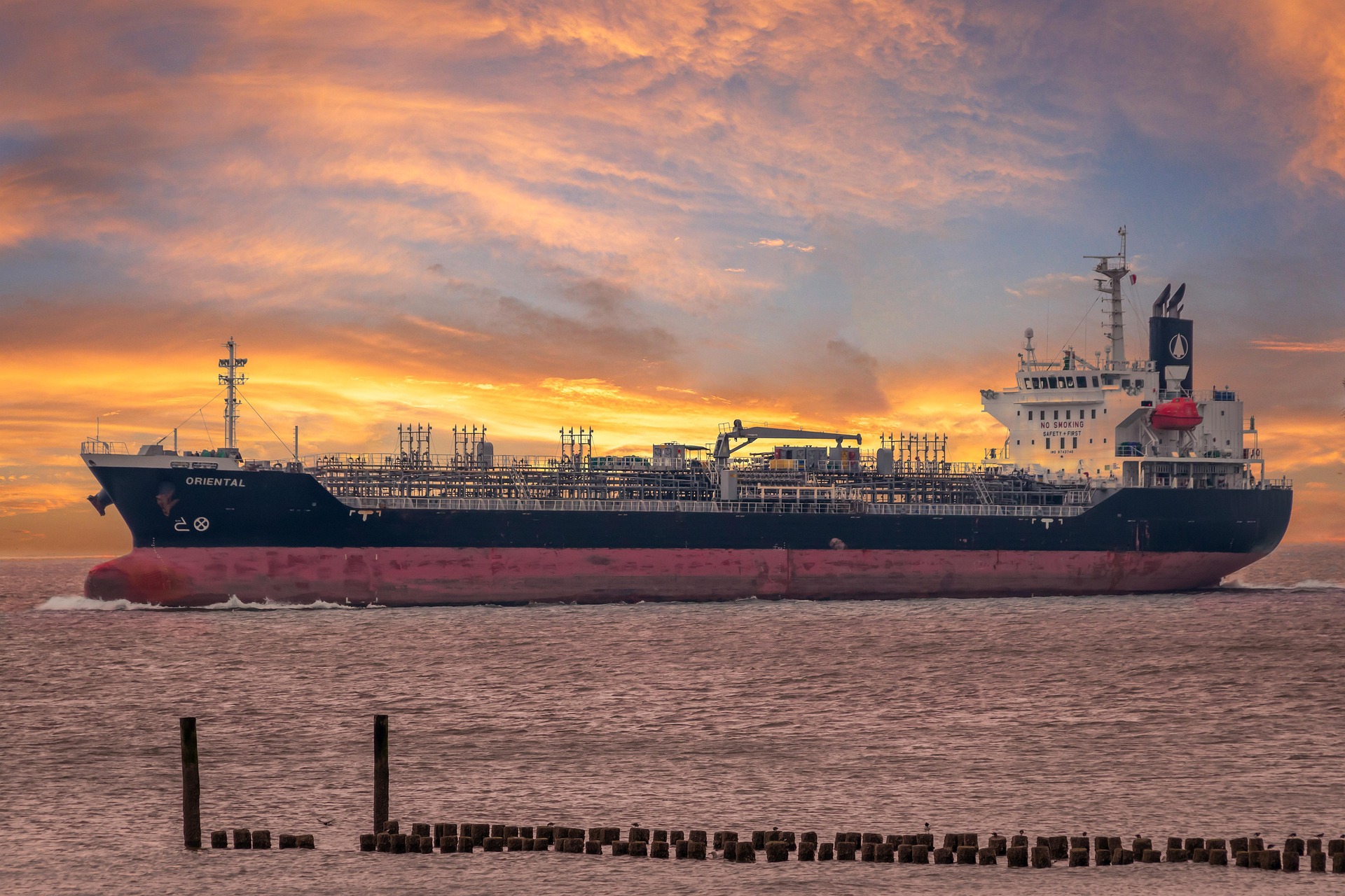 NestoExpress ocean freight background